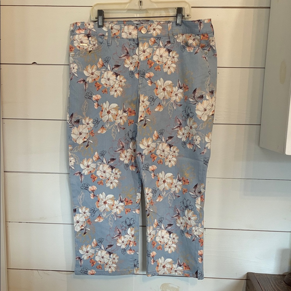 Nine West Light Blue Floral Chrystie Capri Crop Pants Size 14